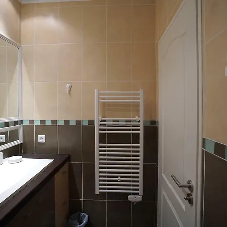 With Parking In Near The Harbor Apartment Nizza